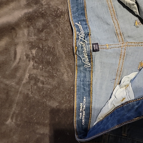 Jeans - Picture 3 of 4